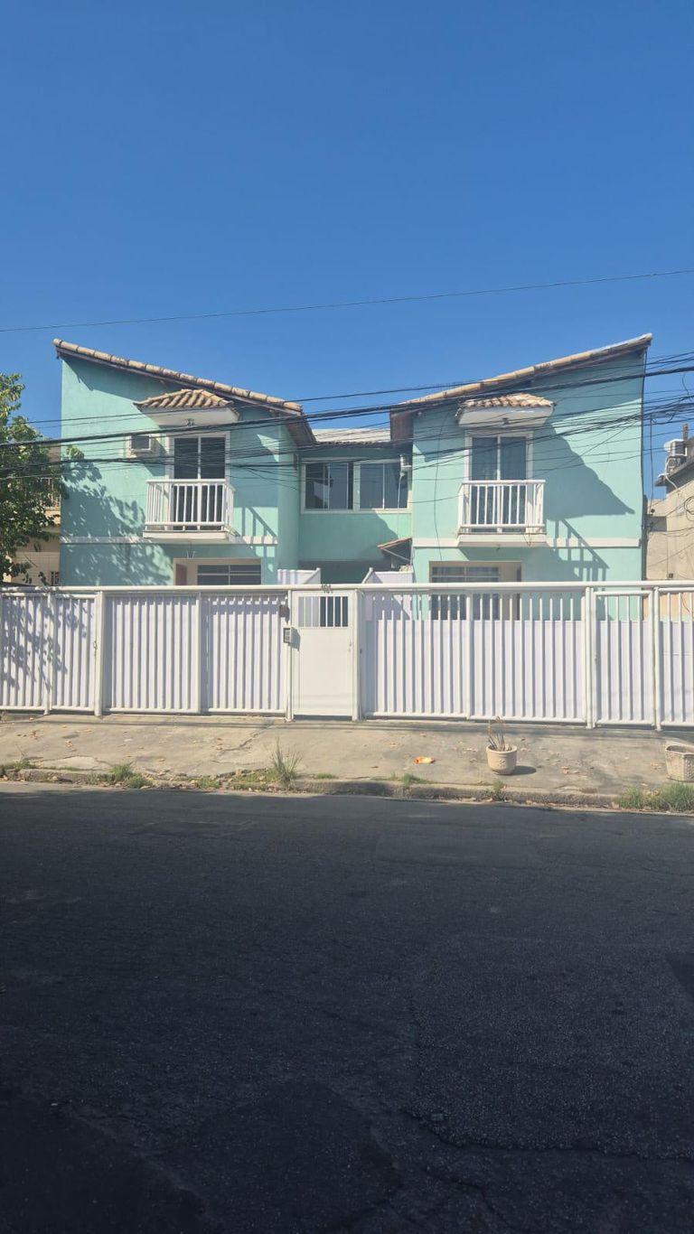 Excelente Casa Duplex à Venda em Bento Ribeiro!