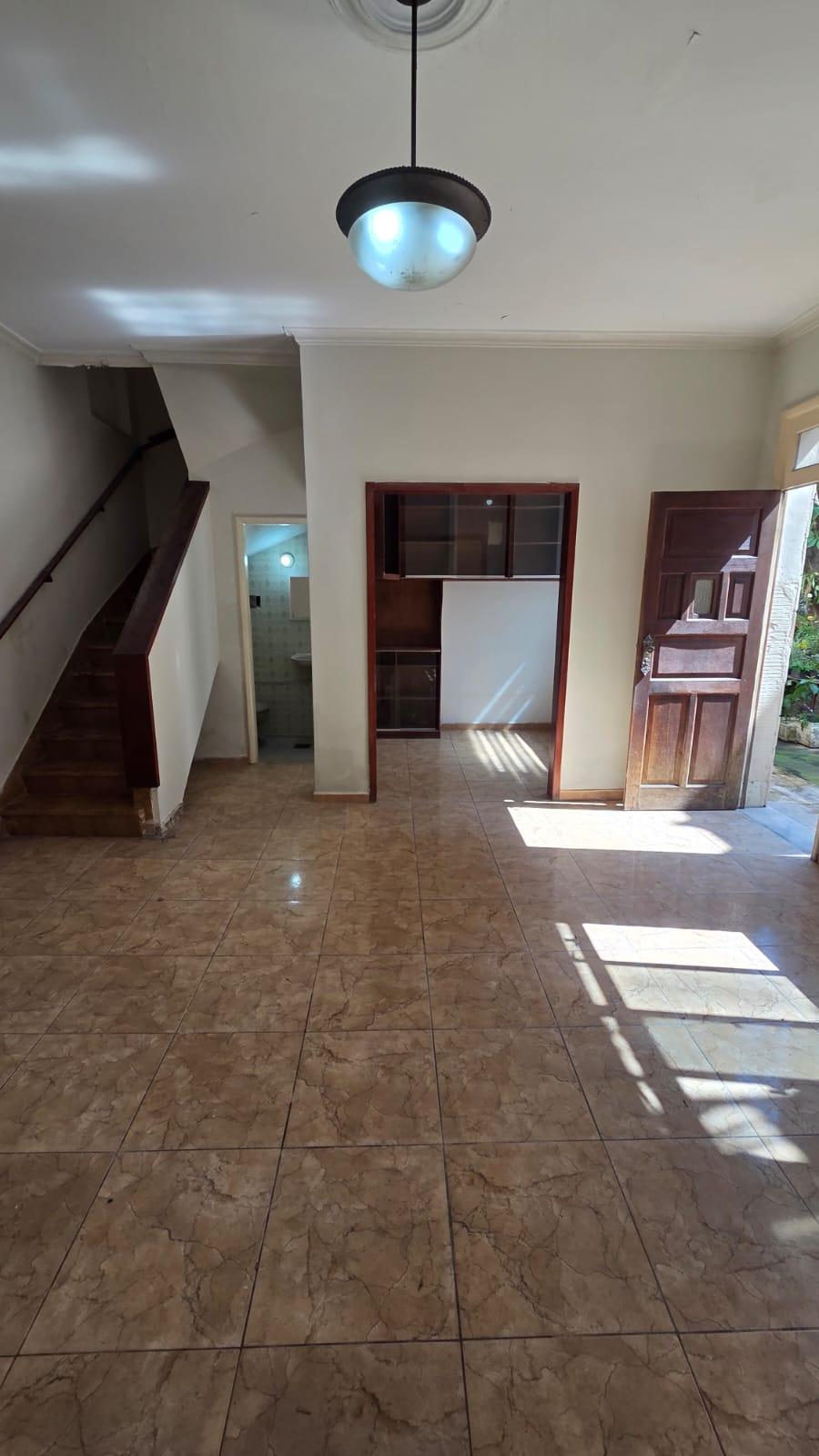 Casa 2 quartos e 2 banheiros - Rua Honório