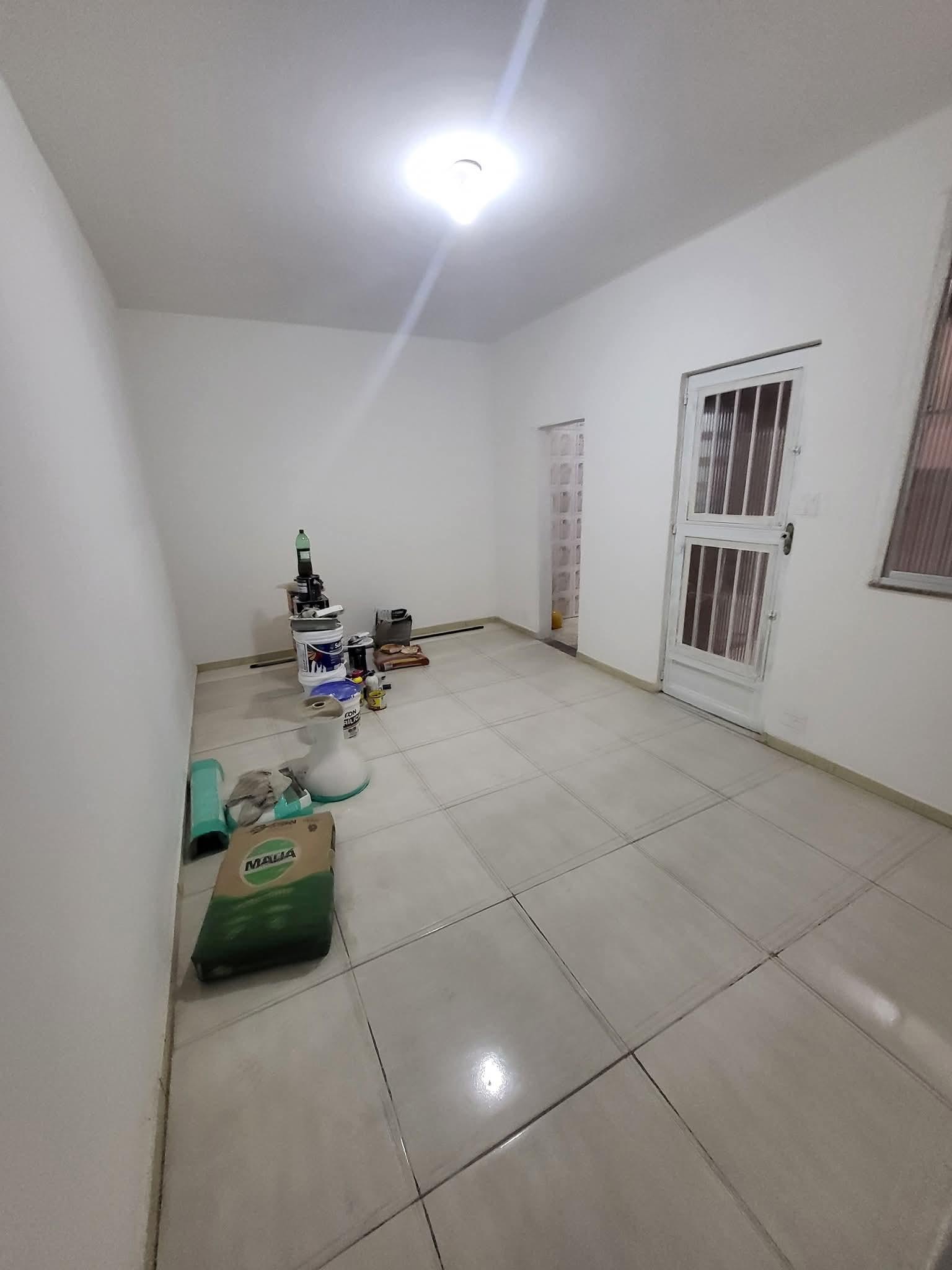 Casa 2 quartos - Rua Paulo Silva Araújo