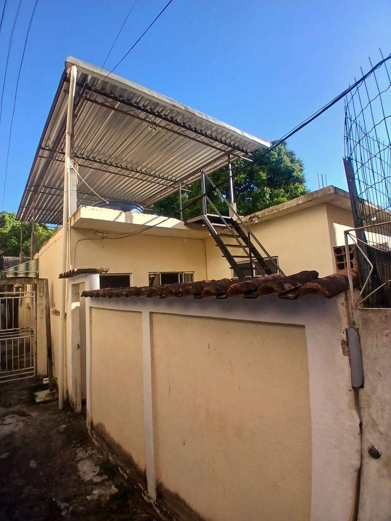 ? CASA DE VILA COM TERRAÇO E QUINTAL ? RUA FRANCISCO FRAGOSO