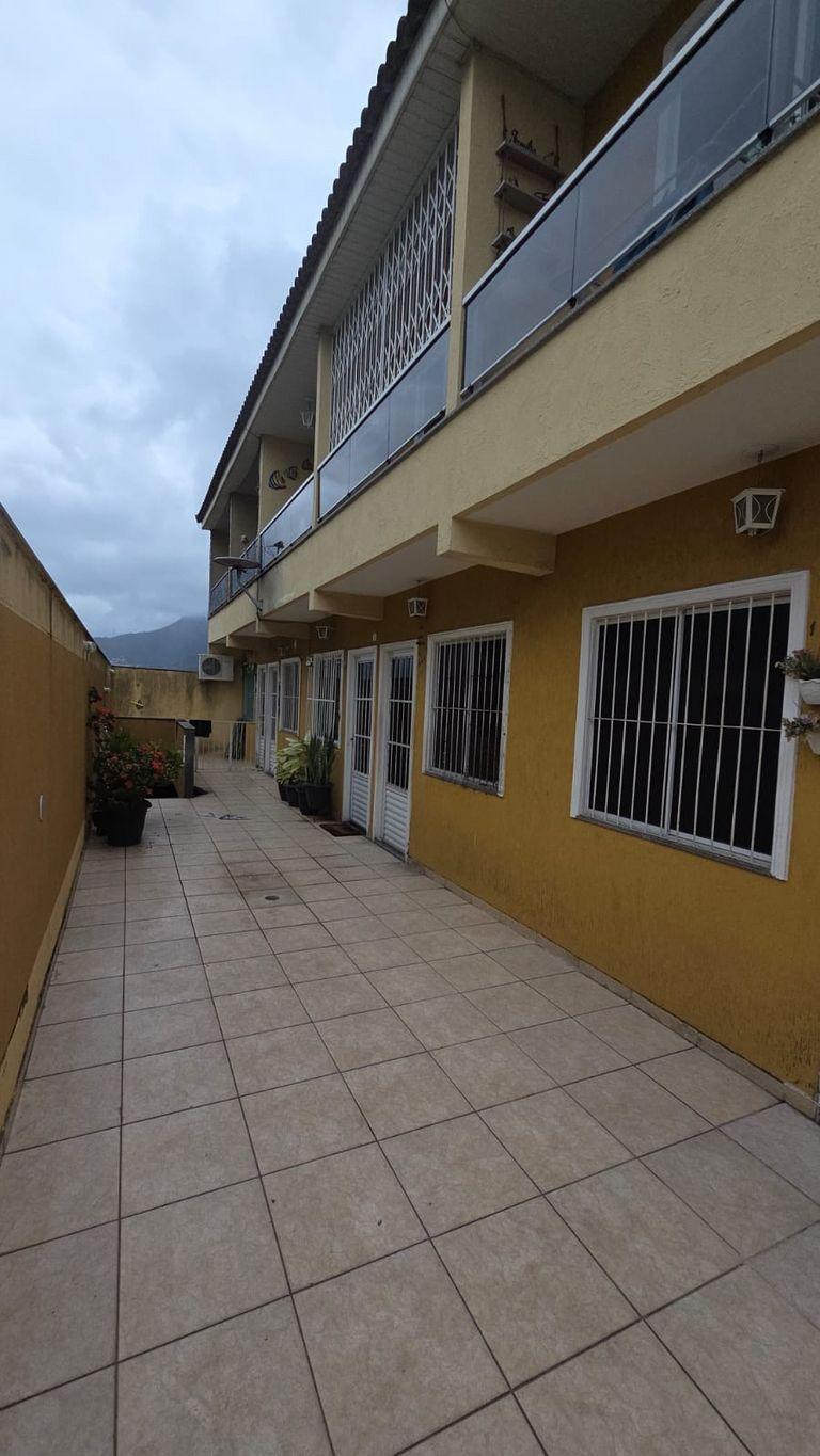 ? CASA DE VILA DUPLEX ? RUA FREI HENRIQUE